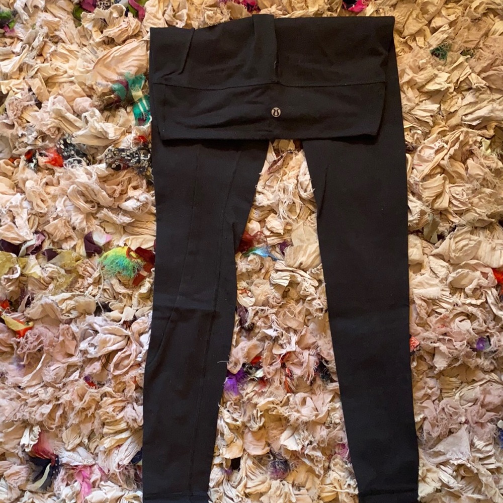 Lulu lemon black yoga pants